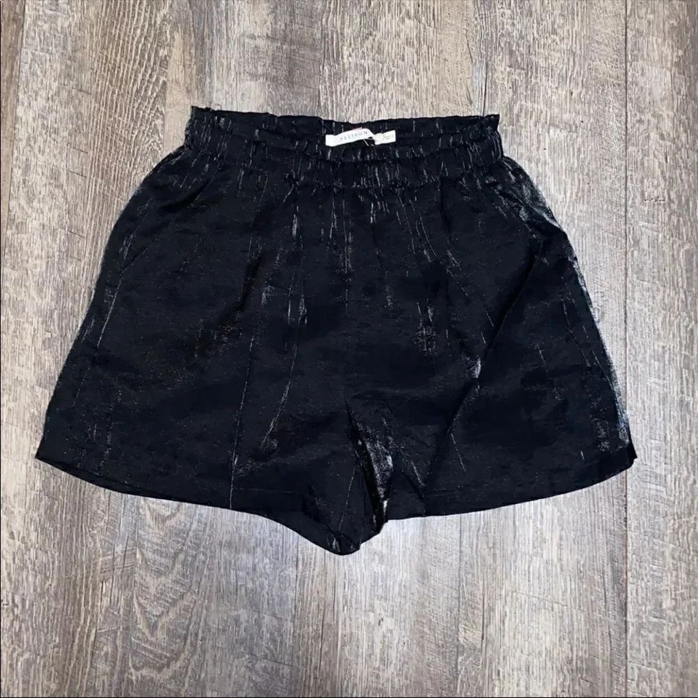 Ellison Shorts   - Picture 1 of 3